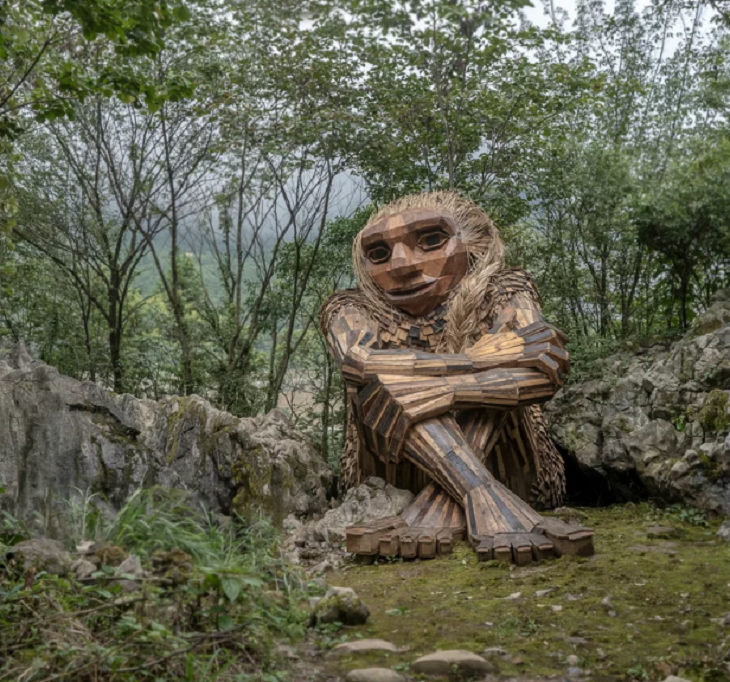Wooden Trolls, forest