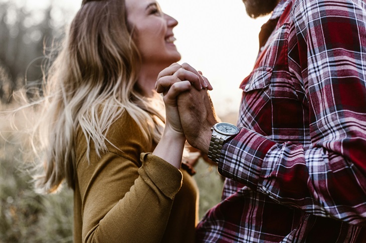 couple holding hands