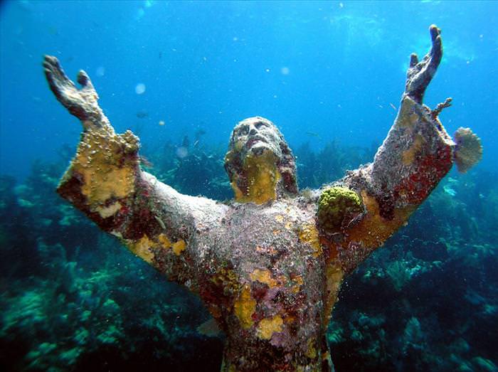 Underwater Sculptures Around the World - Stunning!