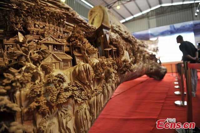 world's longest wood carving