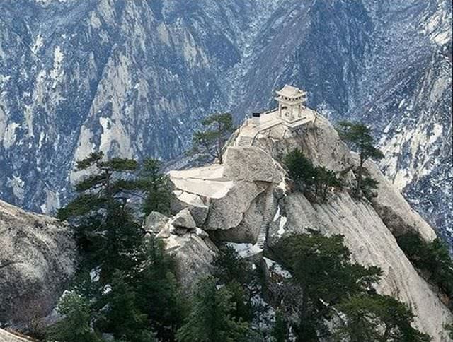 Mt. Huashan dangerous trail