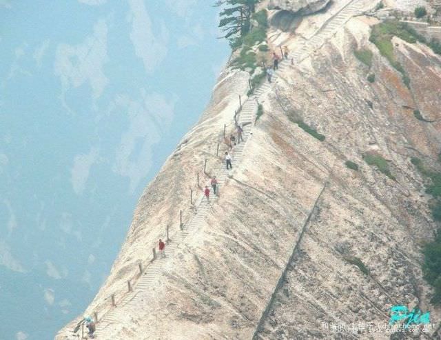 Mt. Huashan dangerous trail