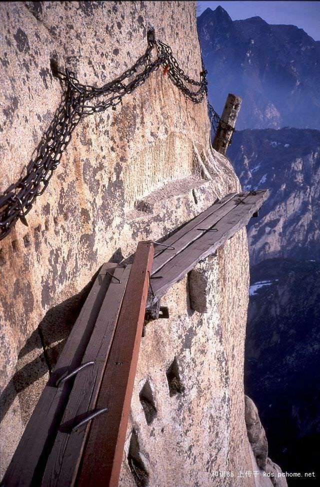 Mt. Huashan dangerous trail