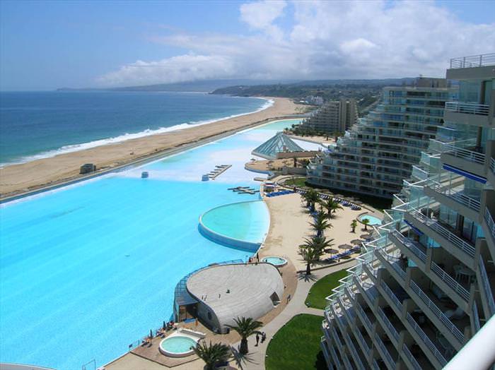 largest pool in the world