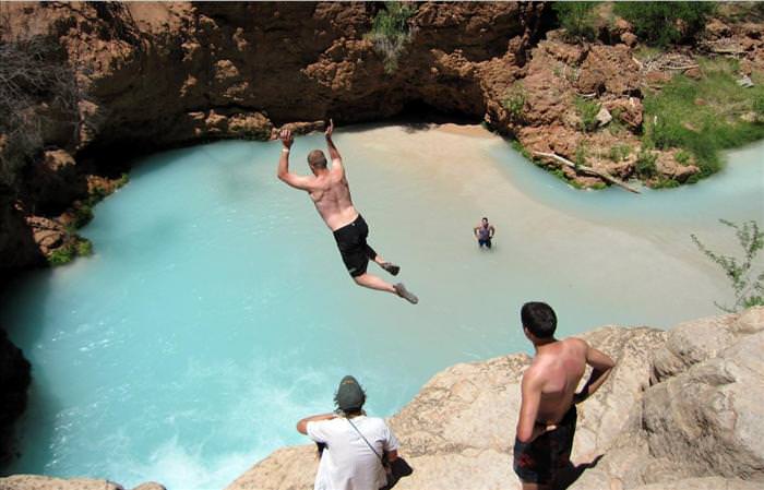 10 beautiful natural pools