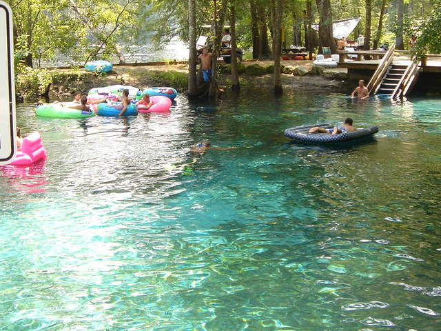 10 beautiful natural pools