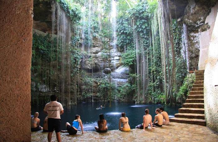 10 beautiful natural pools