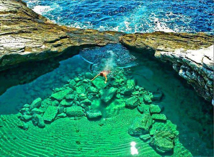 10 beautiful natural pools
