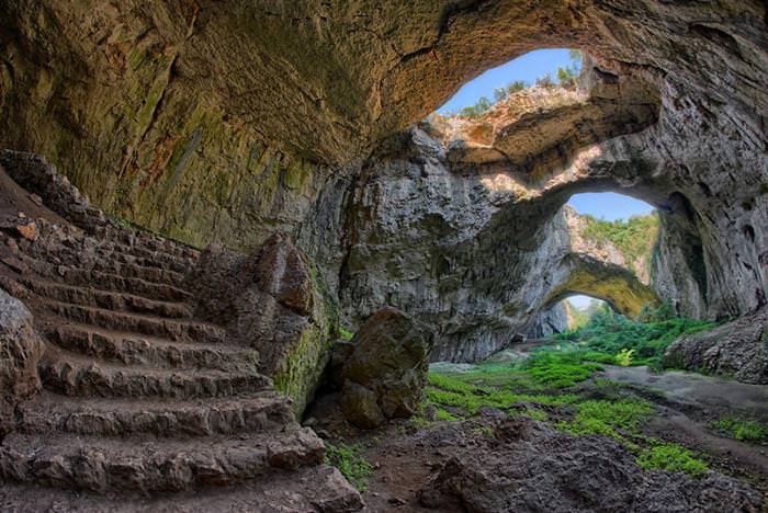 25 Amazing Caves