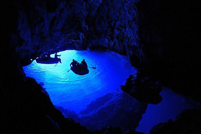 25 Amazing Caves