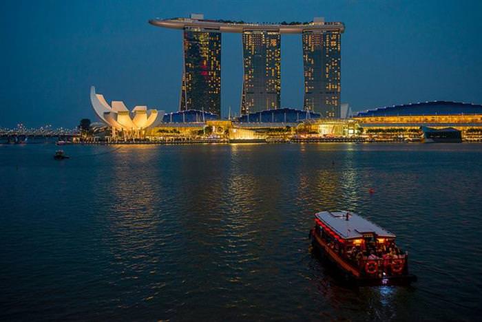 10 Amazing Places to Visit While in Singapore