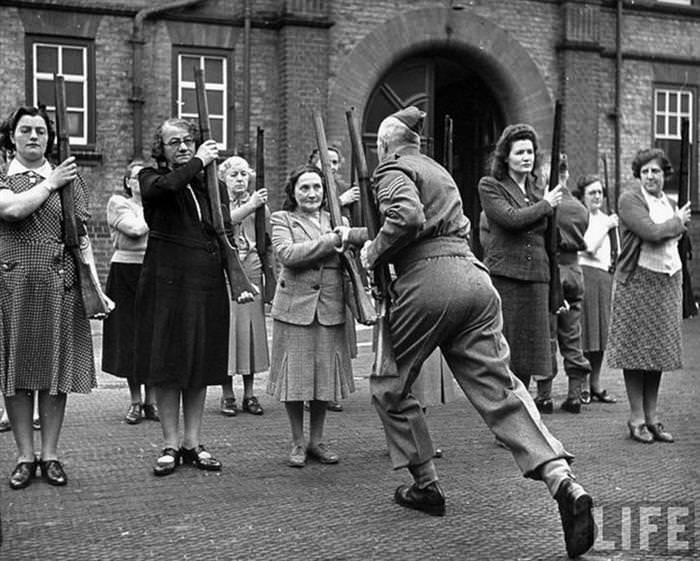 33 strong women Women's Home Defence Corps Training during the Battle of Britain. (1940)