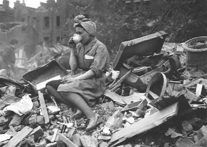 33 strong women A Woman Sipping a Cup of Tea After the Devastation of the London Blitz. (1940)