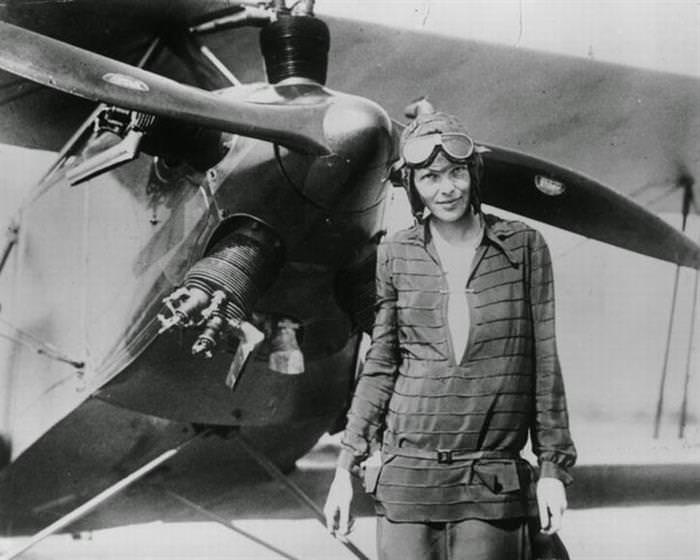 33 strong women Amelia Earhart Became the First Woman to Navigate Across the Atlantic Ocean. (1928)