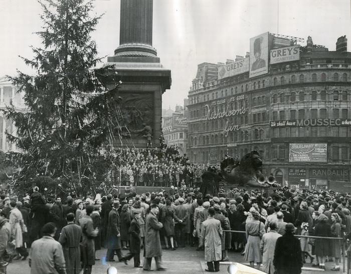 32 Vintage Christmas Photos