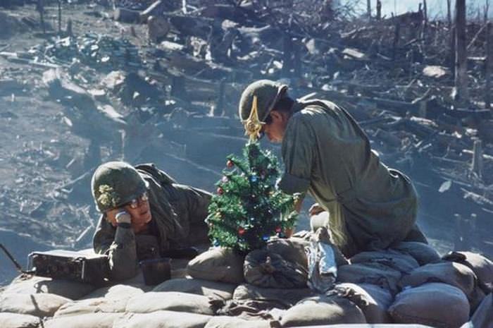 32 Vintage Christmas Photos