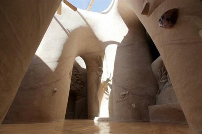 How One Artist Transforms An Underground Cavern Will Leave You Amazed!