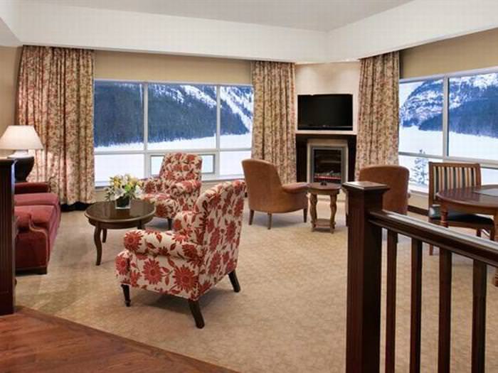 24 Amazing Hotel Room Views