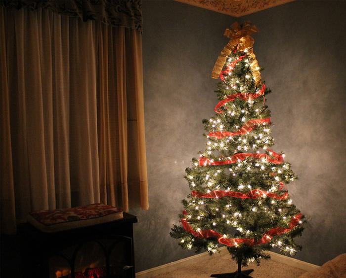 7 Ways to Make Your Real Christmas Tree Last Longer