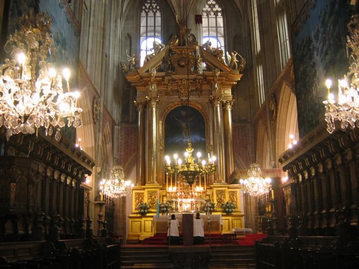 Poland Wawel Castle interior