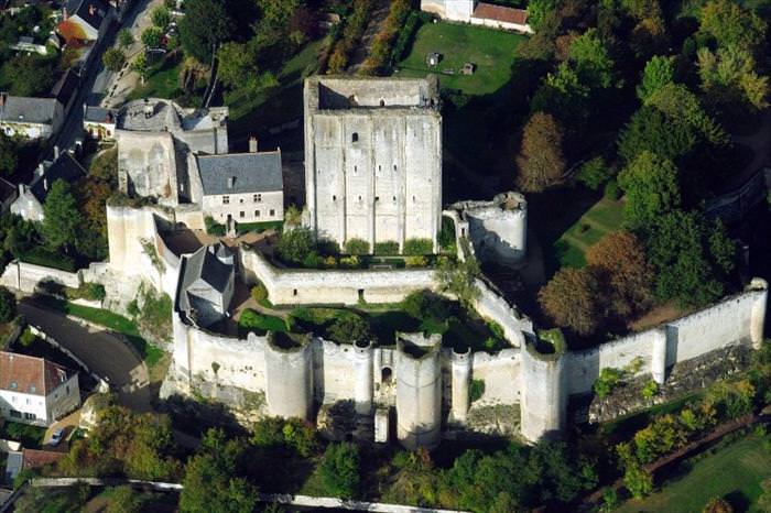 french castles Château de Loches