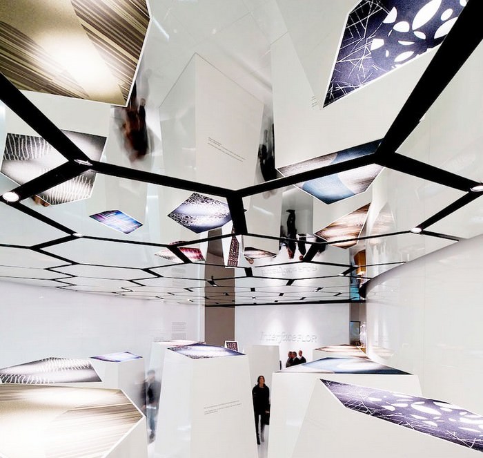 16 Glorious examples of using mirrors in art