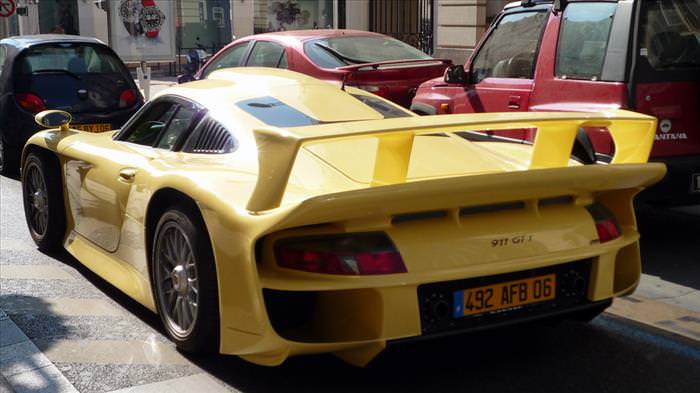 The Germans Really Do Know How to Build Fine Supercars...