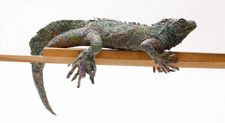 Chie Hitosuyama, art, sculpture, newspaper, animals