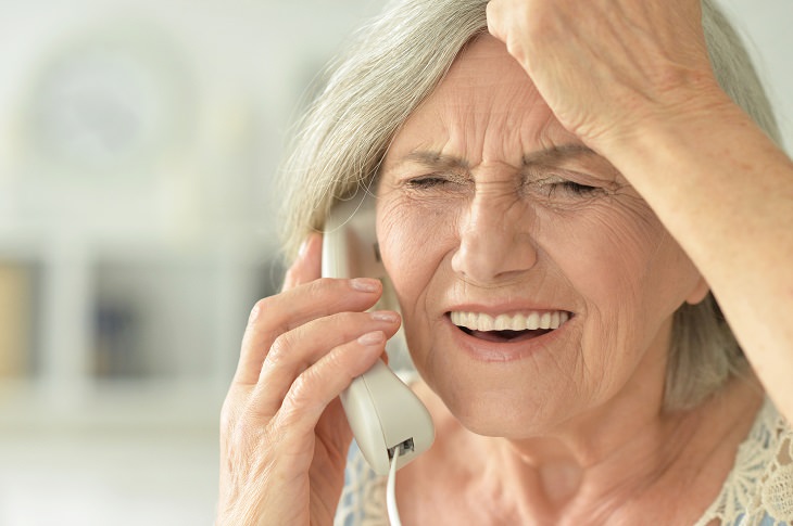 woman, joke, puzzled, phone