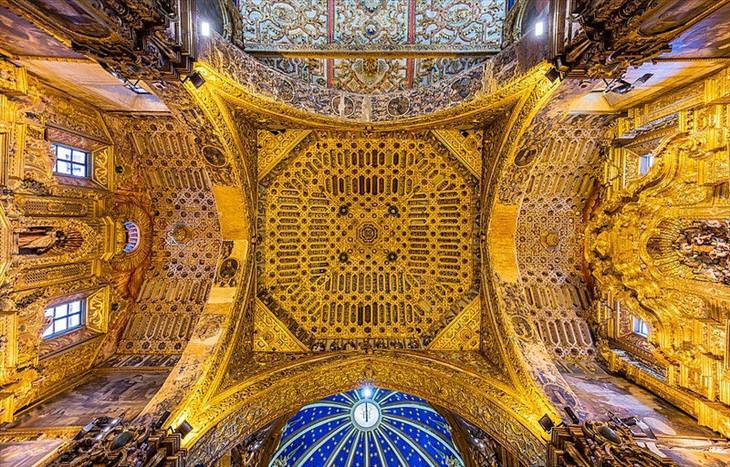 gilded-churches-ecuador