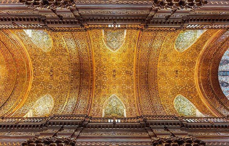 gilded-churches-ecuador