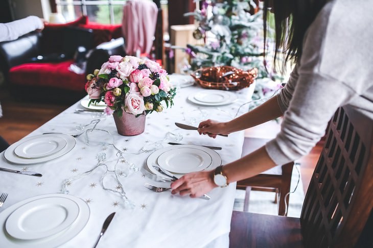 etiquette guide, table setting, Christmas