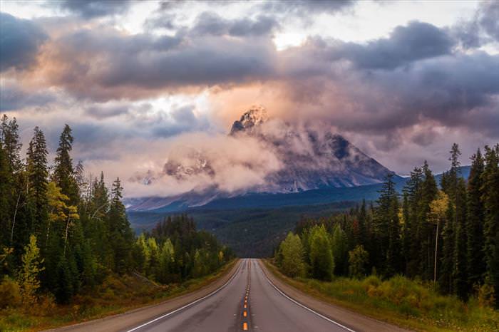 The Gorgeous Canadian Rockies are Waiting For You...