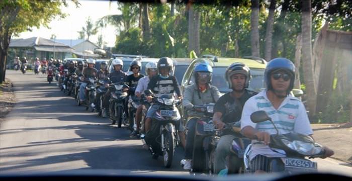 Different Rush Hours Around The World Contrast Each Other Greatly...