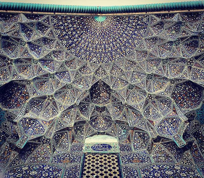 The Ceiling Of Iran's Mosques Are Nothing Short of Mesmerizing...
