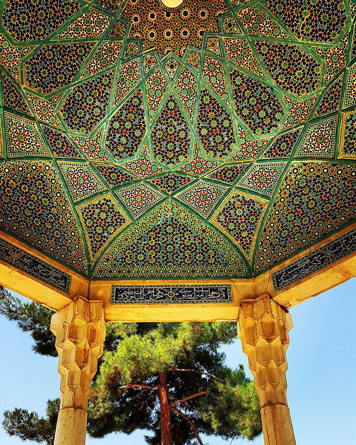 The Ceiling Of Iran's Mosques Are Nothing Short of Mesmerizing...