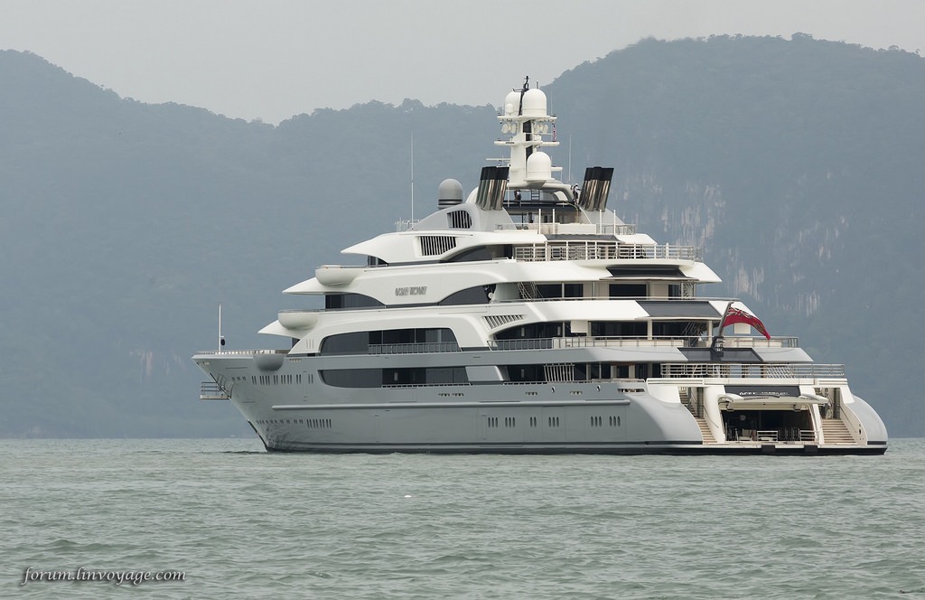 biggest private owned yacht