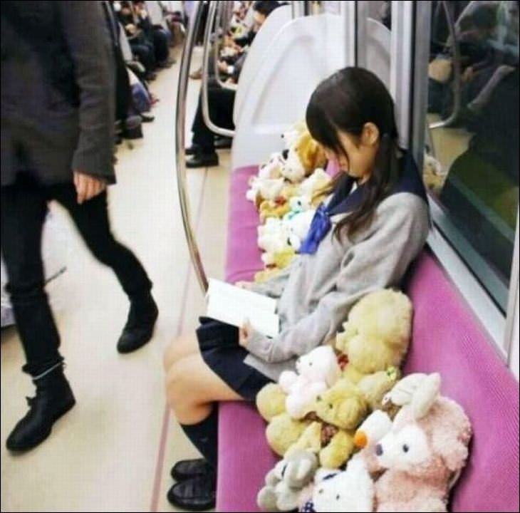 15 Weird Japan Photos