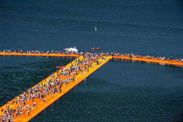 Lucky Visitors To Lake Iseo Really Walked On Water