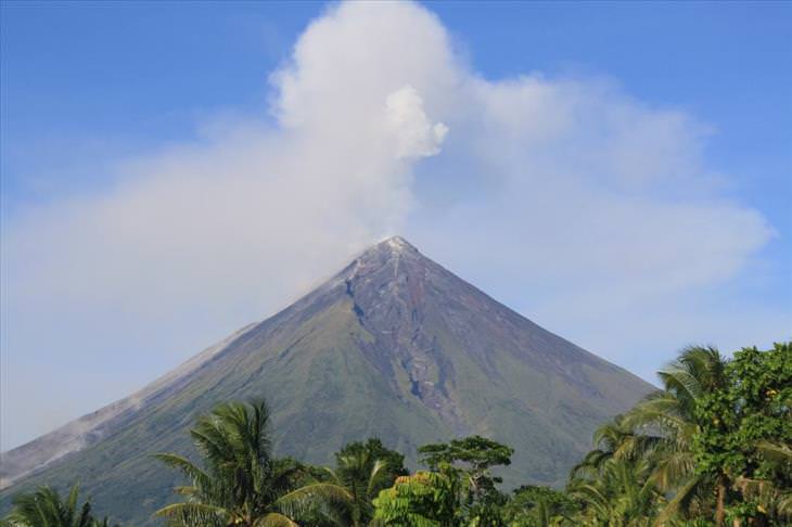 amazing volcanoes