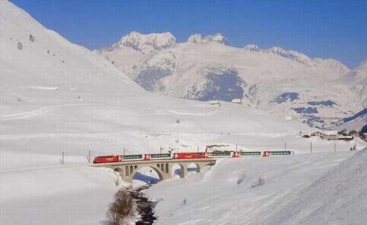 7 of the World's Most Scenic Train Rides