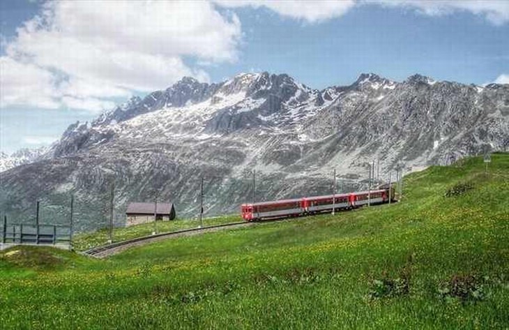 7 of the World's Most Scenic Train Rides