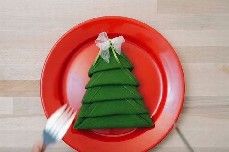 holiday-napkin-techniques