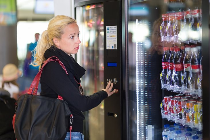 Warning! The Dangers of Drinking Carbonated Soft Drinks!