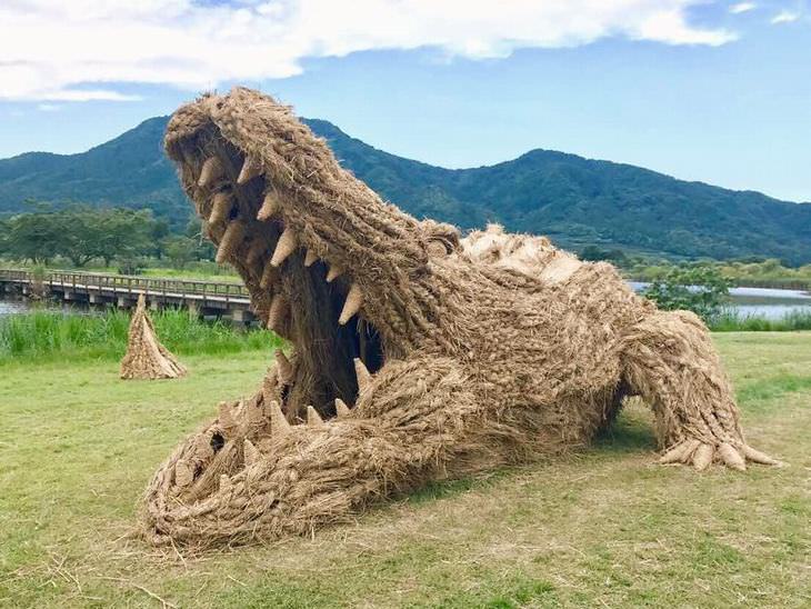 giant straw sculptures