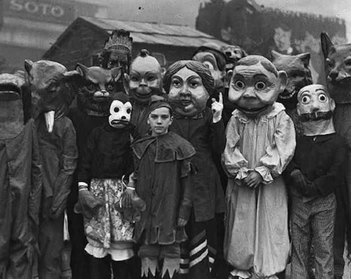 Scary Vintage Halloween Costumes