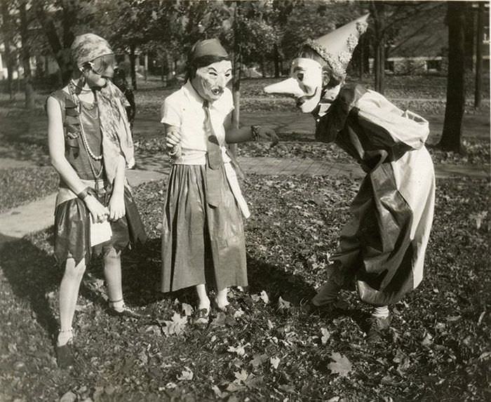 Scary Vintage Halloween Costumes
