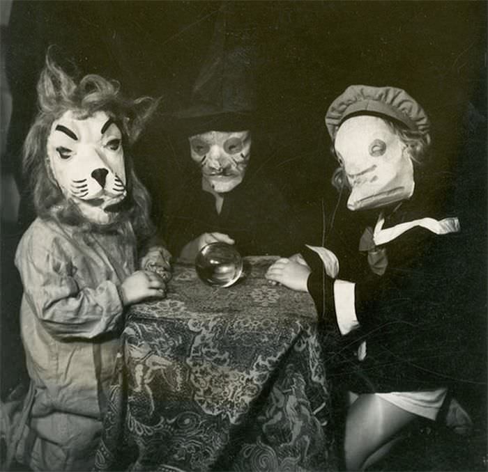 Scary Vintage Halloween Costumes