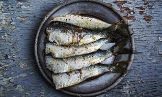 sardines on plate