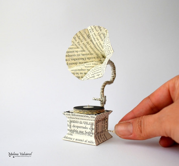 Outstanding Miniature Paper Art